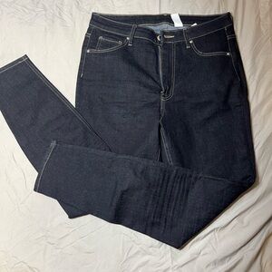 Dark wash skinny jeans